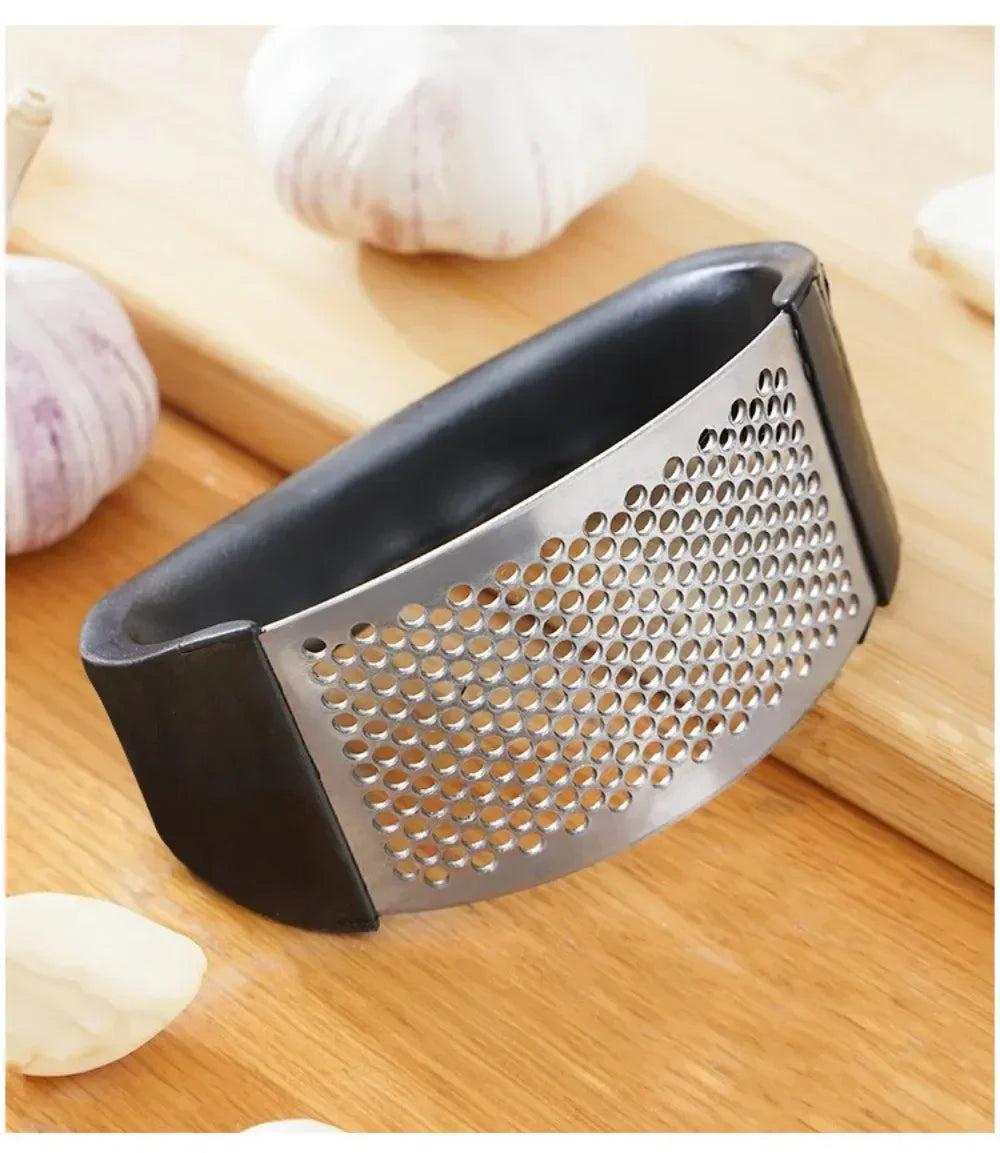 1Pcs Garlic Press Tools Manual Ring Garlic Peeler Stainless Steel Crusher Chopped Chopper Kitchen Gadgets Dining Bar Home Garden