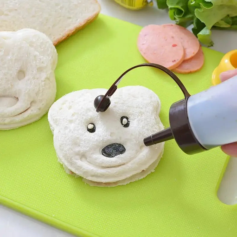 2pcs Sandwich Mould Bear Cat Rabbit Car Shaped Bread Mold Cake Biscuit Embossing Device Crust Cookie Cutter Baking Pastry Tools