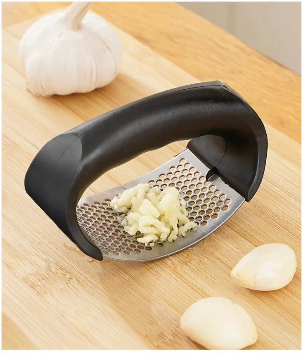 1Pcs Garlic Press Tools Manual Ring Garlic Peeler Stainless Steel Crusher Chopped Chopper Kitchen Gadgets Dining Bar Home Garden