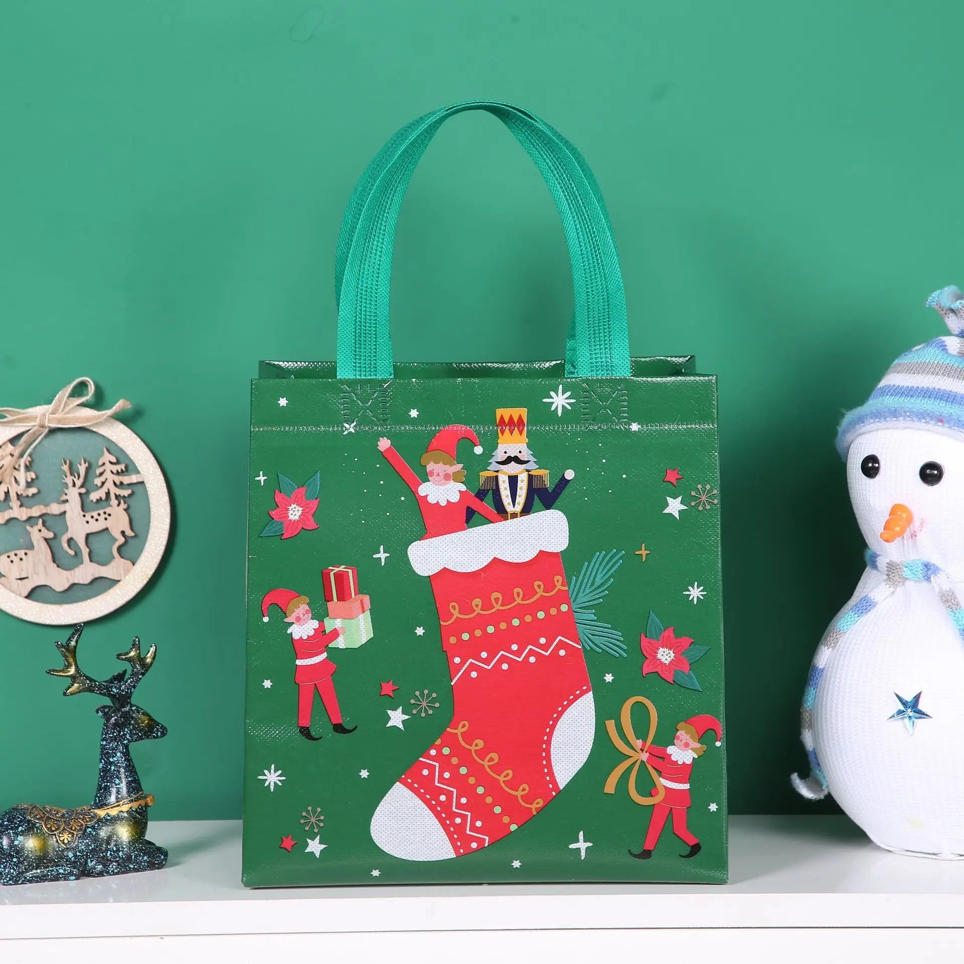 2024 New in Christmas Gift Bags Cartoon Cute Santa Elk Snowman Printing Non Woven Handbag Hot Pressing Party Supplies Ornaments