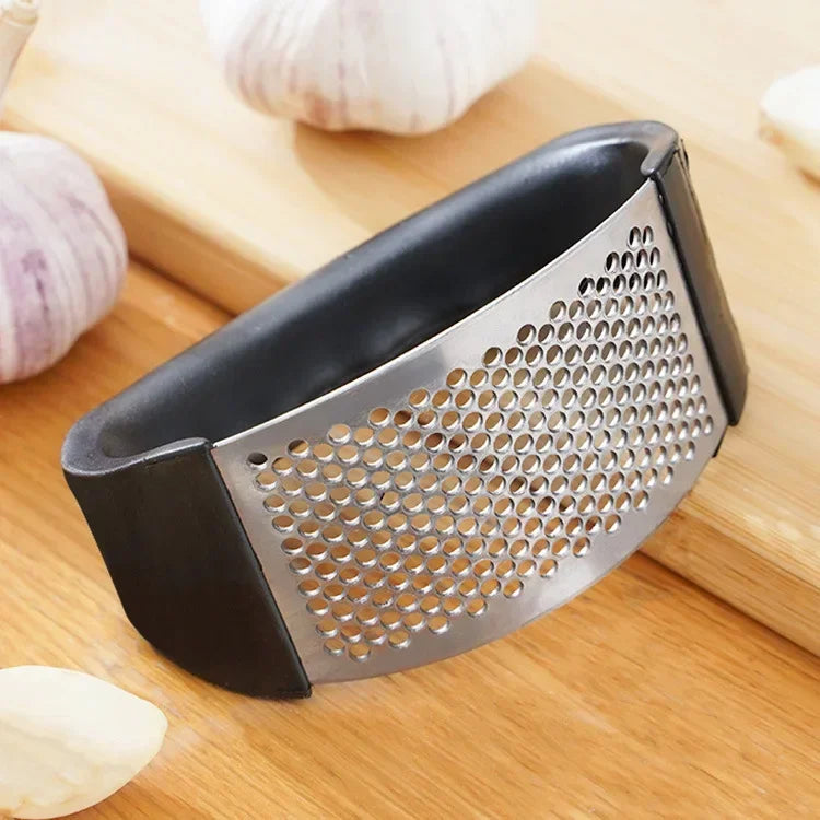 1Pcs Garlic Press Tools Manual Ring Garlic Peeler Stainless Steel Crusher Chopped Chopper Kitchen Gadgets Dining Bar Home Garden